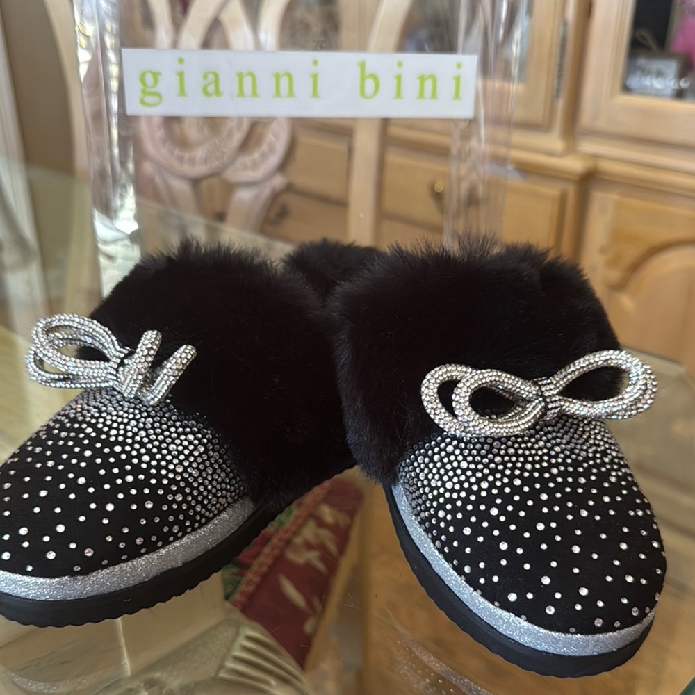 Gianni Bini Black and Silver Slippers with Fuzzy Material and Decorative Bow